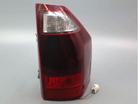 FEU ARRIERE DROIT MITSUBISHI PAJERO 2003-