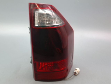 FEU ARRIERE DROIT MITSUBISHI PAJERO 2003-