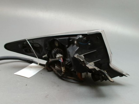FEU ARRIERE DROIT TOYOTA COROLLA 2004-