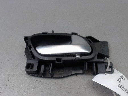 POIGNEE INTERIEURE PORTE ARRIERE DROIT PEUGEOT 208 Phase 1 2012-...