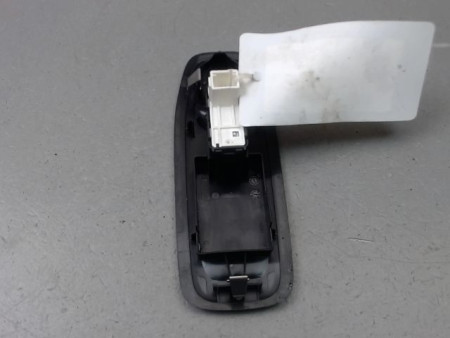COMMANDE LEVE-GLACE PORTE AVD PEUGEOT 2008 Phase 1 2013-...