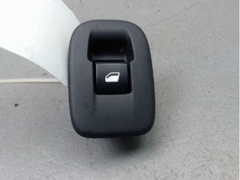 COMMANDE LEVE-GLACE PORTE ARD PEUGEOT 2008 Phase 1 2013-...