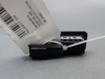 POIGNEE EXTERIEURE HAYON PEUGEOT 208