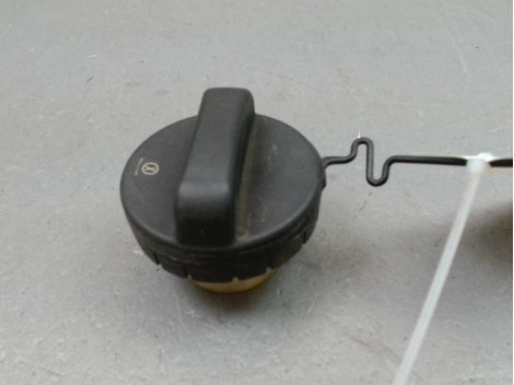 BOUCHON RESERVOIR A CARBURANT TOYOTA COROLLA 2004-