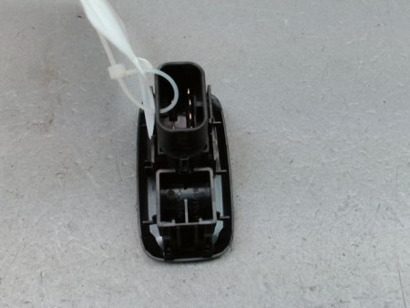 COMMANDE LEVE-GLACE PORTE AVD FORD KA+
