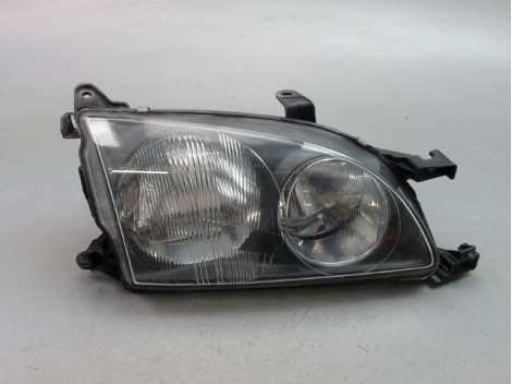 PHARE DROIT TOYOTA AVENSIS 2000-2003