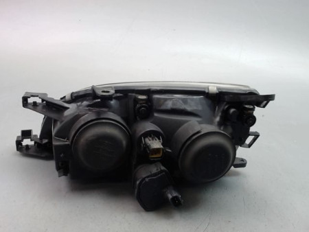 PHARE DROIT TOYOTA AVENSIS 2000-2003