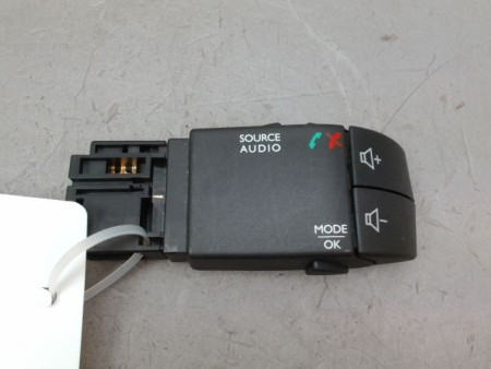 COMMANDE AUTORADIO DACIA SANDERO II Phase 1 2012-...
