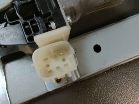 MECANISME+MOTEUR LEVE-GLACE AVANT DROIT NISSAN MICRA 2009-