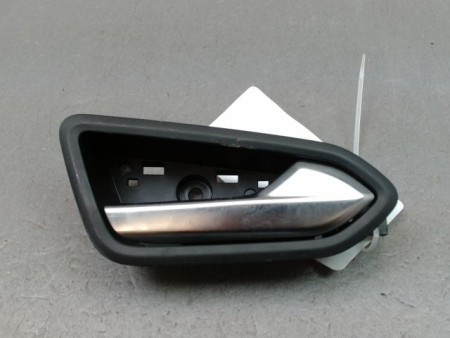 POIGNEE INTERIEURE PORTE AVANT DROIT RENAULT CAPTUR
