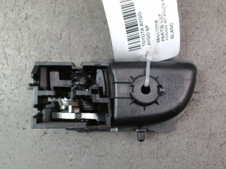 POIGNEE INTERIEURE PORTE ARRIERE DROIT TOYOTA AYGO 5P