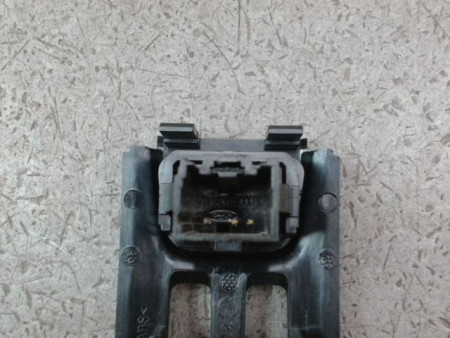 BOUTON DE WARNING FORD FIESTA 2010-