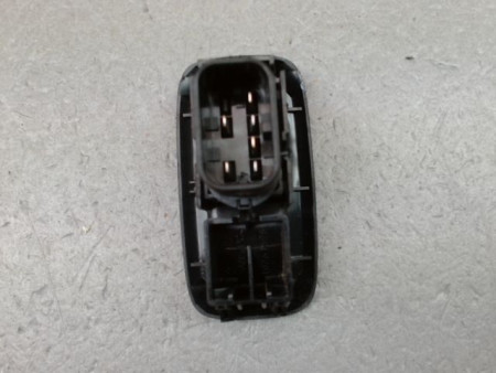 COMMANDE LEVE-GLACE PORTE AVD FORD KA+