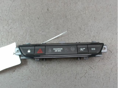 BOUTON DE WARNING DACIA SANDERO 2008-