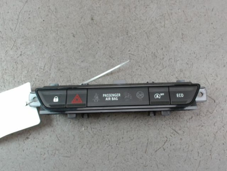 BOUTON DE WARNING DACIA SANDERO 2008-