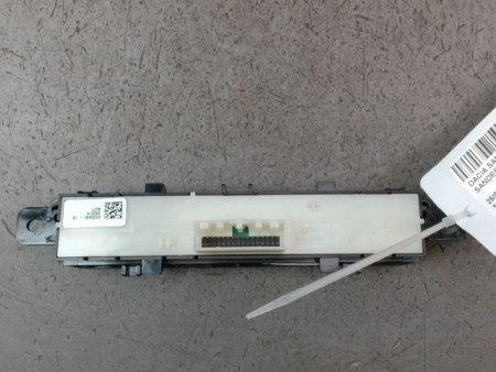 BOUTON DE WARNING DACIA SANDERO 2008-