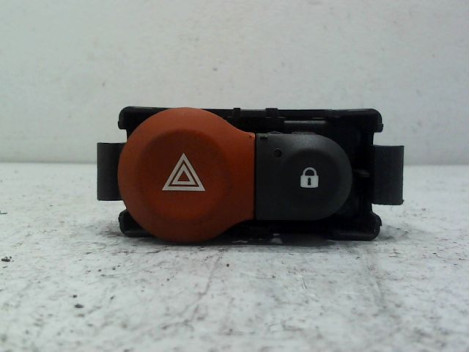 BOUTON DE WARNING RENAULT CLIO