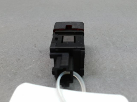 BOUTON DE WARNING NISSAN MICRA 2009-
