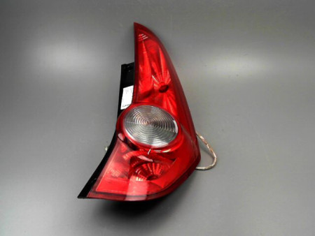FEU ARRIERE DROIT OPEL AGILA