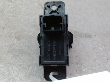 COMMANDE LEVE-GLACE PORTE AVG FIAT 500 II Phase 1 2007-...