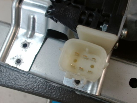 MECANISME+MOTEUR LEVE-GLACE AVANT DROIT NISSAN MICRA 2009-
