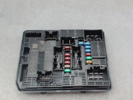 PLATINE FUSIBLE AVANT RENAULT IV