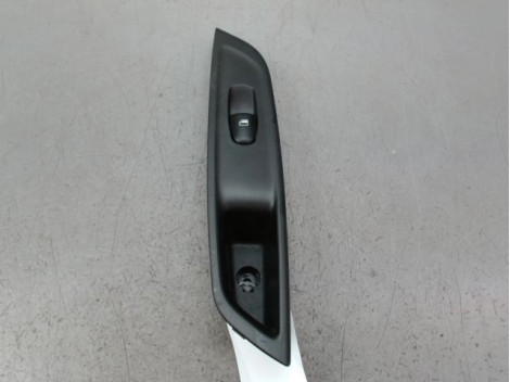 COMMANDE LEVE-GLACE PORTE ARG NISSAN MICRA 2009-