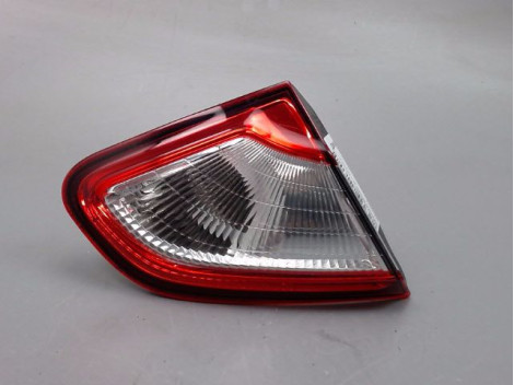 FEU ARRIERE INTERIEUR GAUCHE NISSAN QASHQAI BREAK I Phase 1 2007-2010