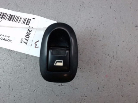 COMMANDE LEVE-GLACE PORTE AVD PEUGEOT 1007 2005-2010