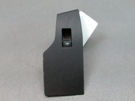 COMMANDE LEVE-GLACE PORTE AVD SEAT ARONA