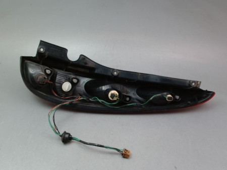 FEU ARRIERE GAUCHE  NISSAN ALMERA TINO MONOSP. Phase 1 2000-2003