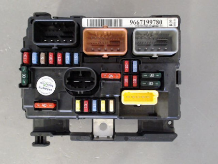 BOITE A FUSIBLES PEUGEOT 207 2006-2013