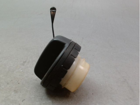 BOUCHON RESERVOIR A CARBURANT TOYOTA PRIUS 2004-