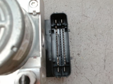 UNITE HYDRAULIQUE ABS FORD COUPE