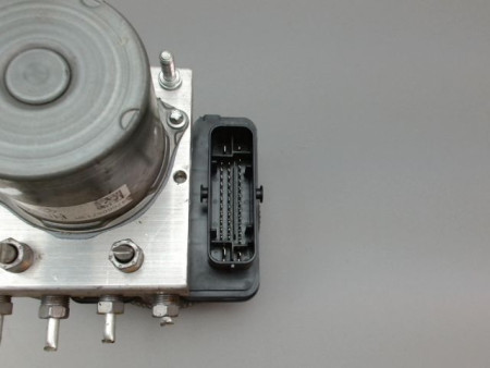 UNITE HYDRAULIQUE ABS RENAULT CLIO