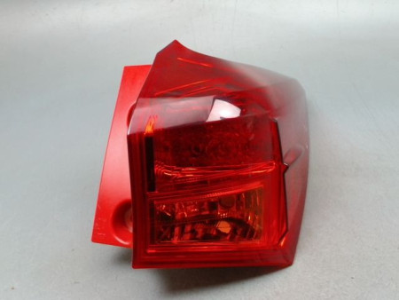 FEU ARRIERE DROIT TOYOTA AURIS 2010-