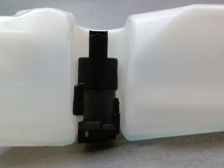 RESERVOIR LAVE-GLACE AVANT DACIA DUSTER BREAK Phase 2 2013-...
