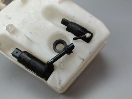 RESERVOIR LAVE-GLACE AVANT VOLKSWAGEN EOS CABRIO 2P Phase 1 2006-2011