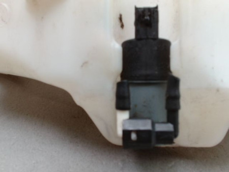 RESERVOIR LAVE-GLACE AVANT RENAULT CLIO CAMPUS II Phase 2 2009-2012