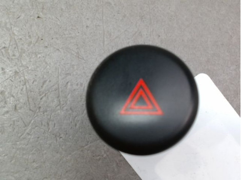 BOUTON DE WARNING NISSAN JUKE Phase 1 2010-...