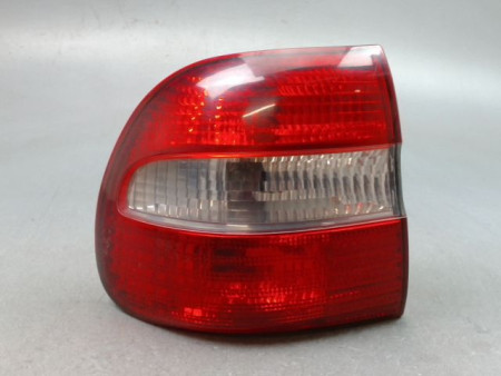 FEU ARRIERE GAUCHE  VOLVO V40 BREAK I Phase 2 2000-2003