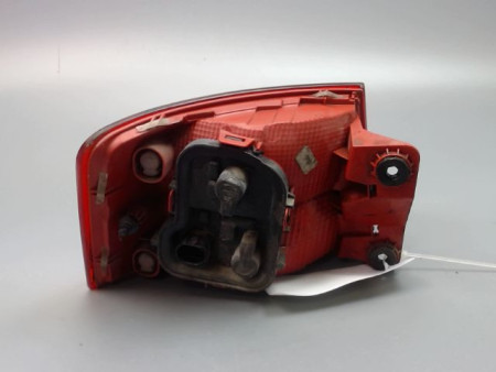 FEU ARRIERE DROIT AUDI A6 2004-
