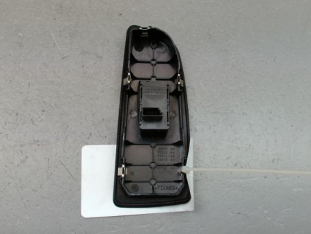 COMMANDE LEVE-GLACE PORTE AVD BMW SERIE 1 I (E81) 2007-2011