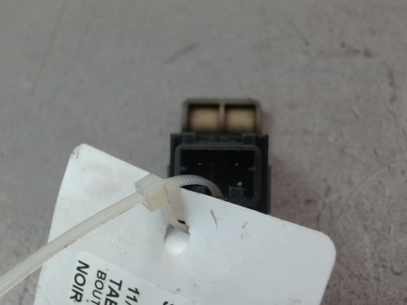 BOUTON DE WARNING SUZUKI SWIFT III 2005-2011