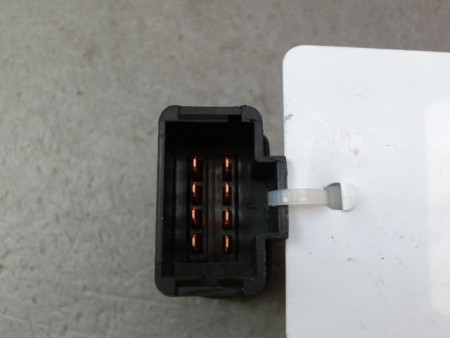 BOUTON DE WARNING DACIA SANDERO I 2008-2012
