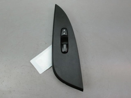 COMMANDE LEVE-GLACE PORTE AVD NISSAN PULSAR