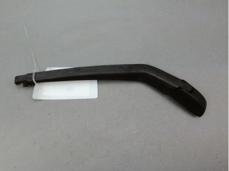 BRAS ESSUIE-GLACE ARRIERE TOYOTA YARIS II 2010-