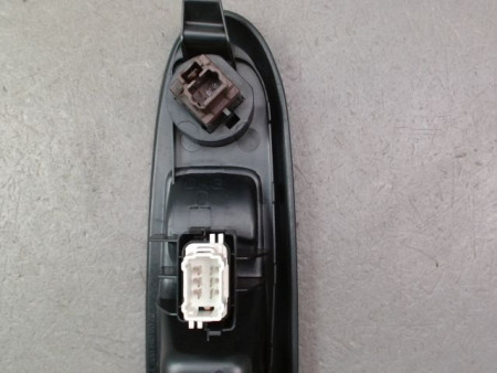COMMANDE LEVE-GLACE PORTE AVD RENAULT CLIO II Phase 2 2001-2006