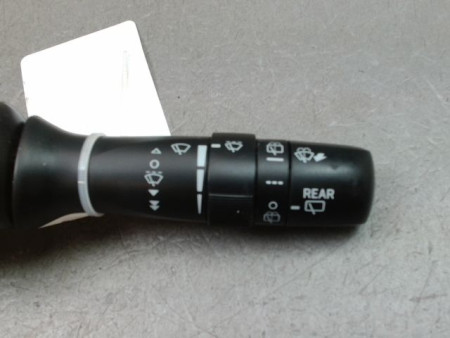 COMMANDE ESSUIE GLACE TOYOTA PRIUS 2004-