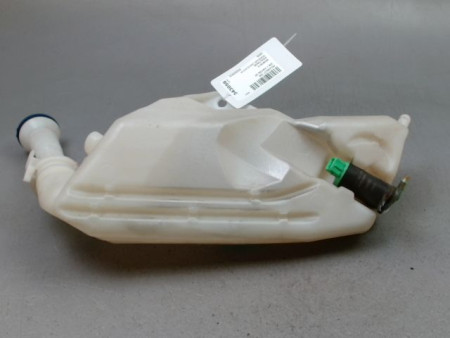 RESERVOIR LAVE-GLACE AVANT PEUGEOT 206 + 2009-2013